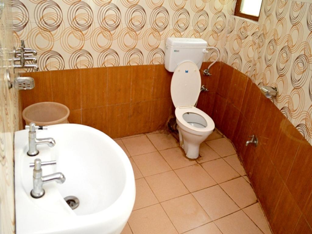 Kasauli Hotel Puri Bilik gambar
